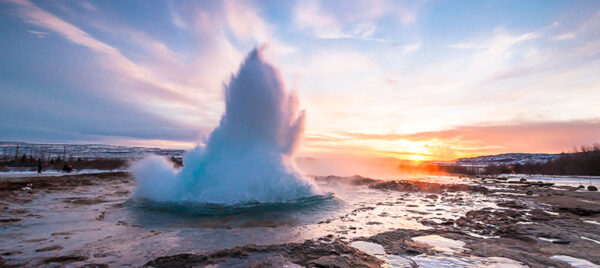 ISLANDIA ENTRE GLACIARES Y VOLCANES  F & D 2026