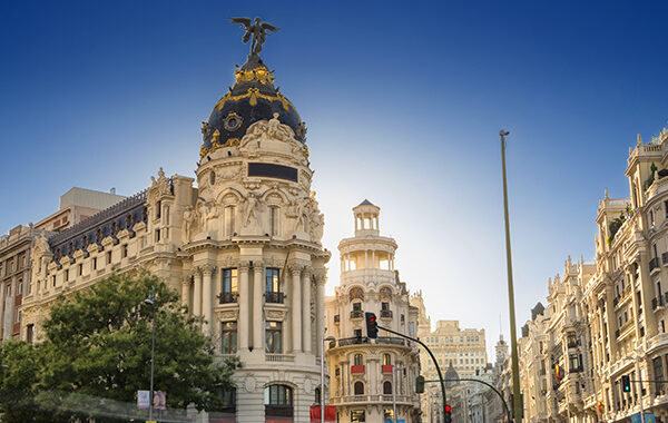 oitsa-europa-basica-edificio-metropolis-gran-via-madrid-espana